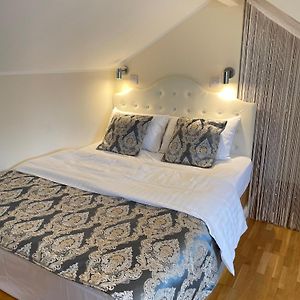 The White Lodge Hotel